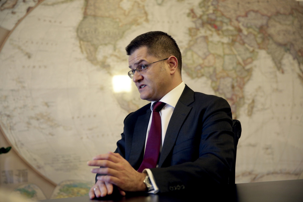 Jeremića napuštaju finansijeri?!