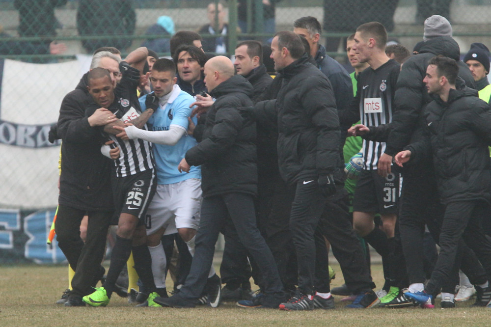 Zbog vređanja Evertona suspendovan stadion Rada