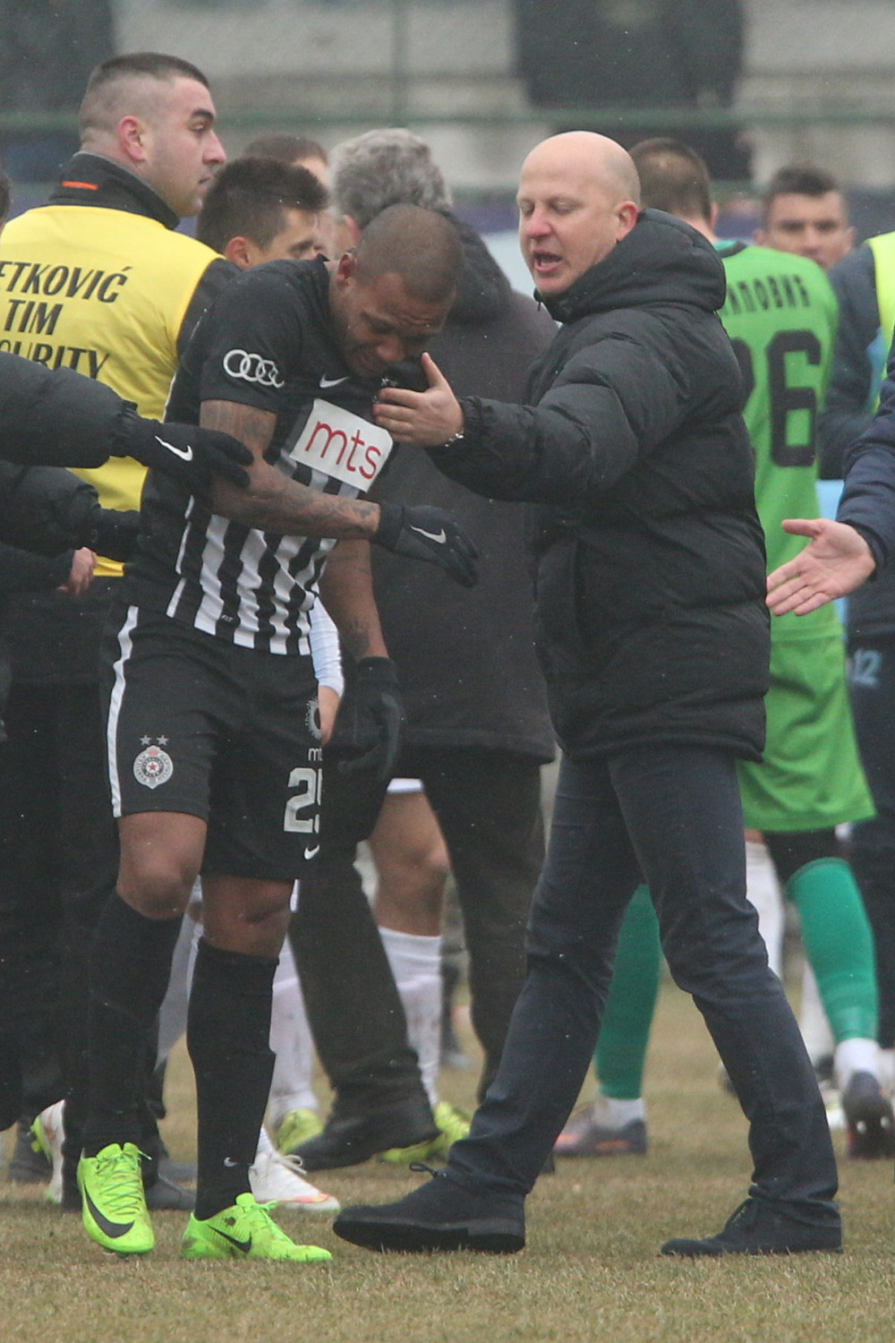 Funkcionerka Rada: Evertone, diži svoje crne prstiće u Brazilu