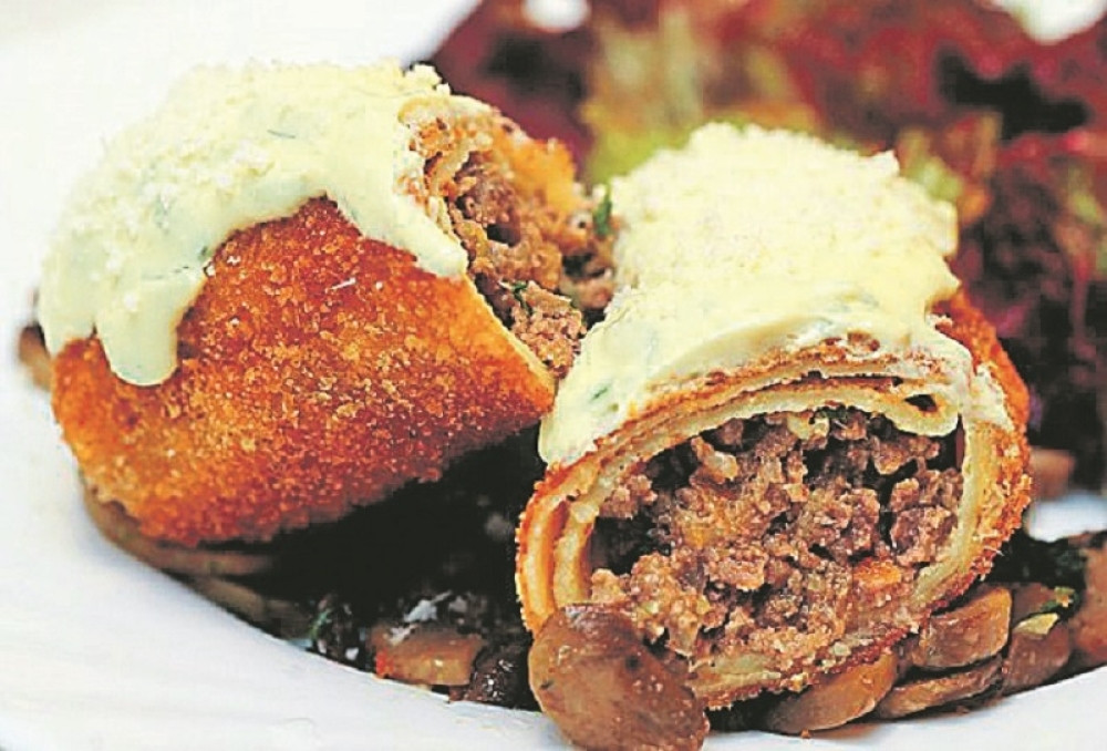 Pohovane palačinke punjene mesom