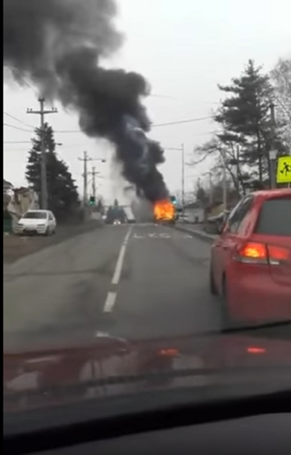 Eksplodirao "mercedes" nedaleko od Vučićeve kuće (VIDEO)