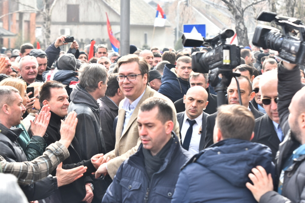Vučić: Mi ne lažemo građane, kao neki (FOTO)