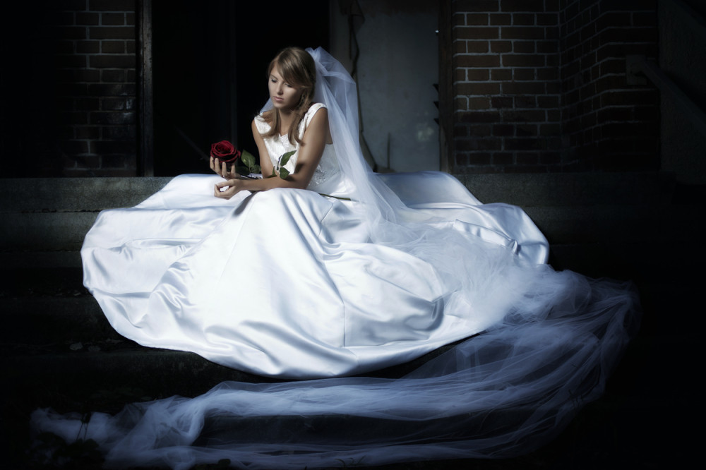 Krenuli na svadbu, počeo je jak pljusak, a nesreća koja je zadesila mladence ne događa se ni u filmovima (VIDEO)