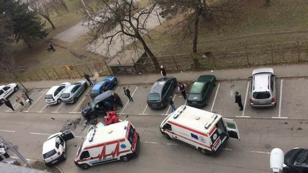 U nesreći na parkingu troje povređenih