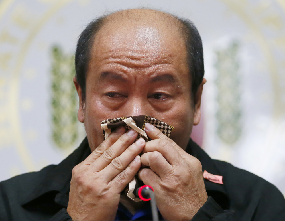 Pobio braću da se dodvori Duterteu