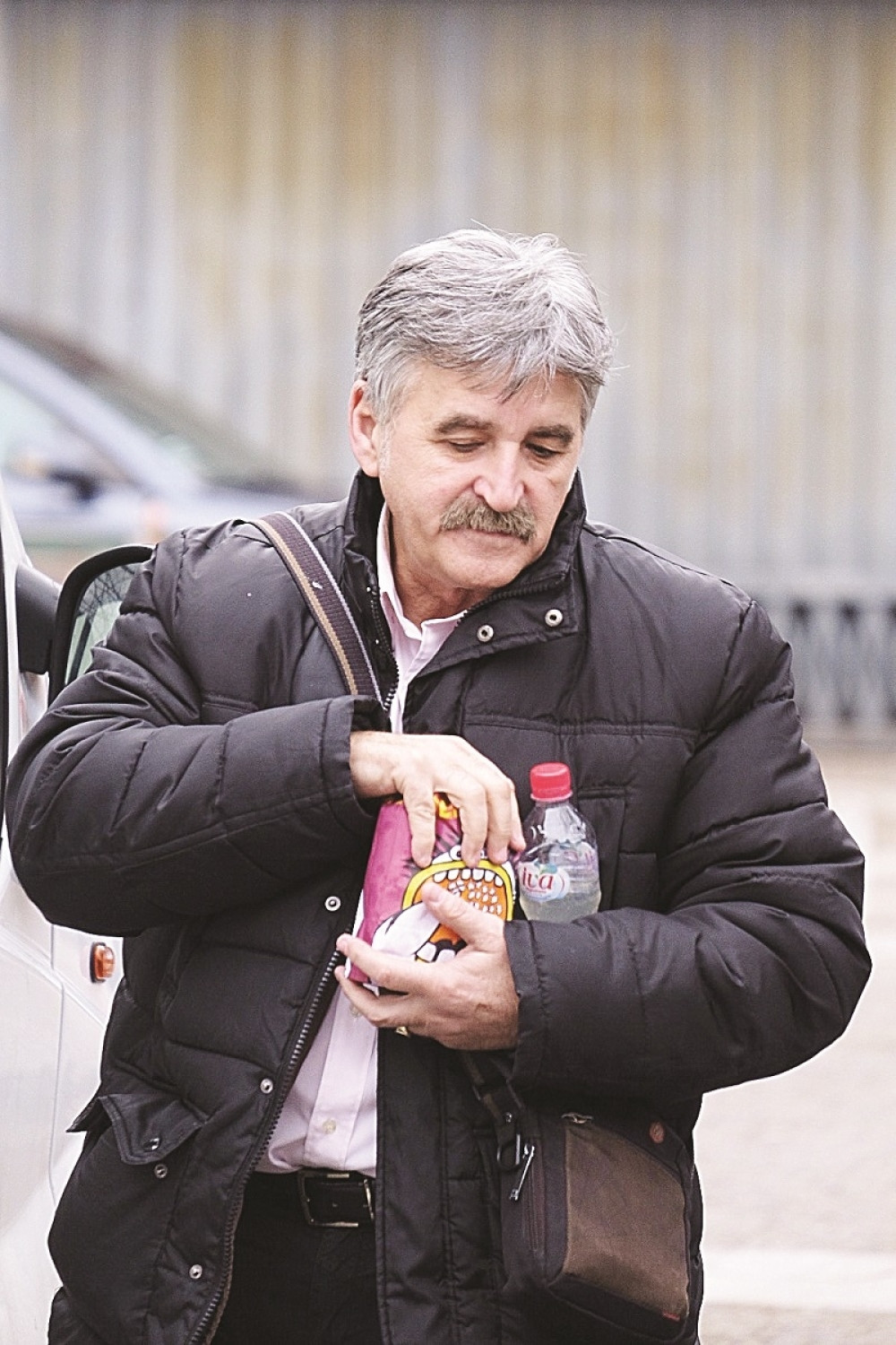 Bosanac žirira uz kokice