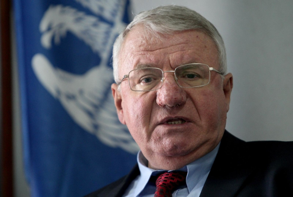 Riječki advokat u novinama pročitao da je Šešelj gazio zastavu, pa ga sad tuži