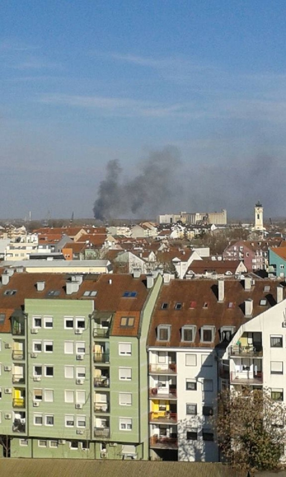 Gori sve oko Novog Sada