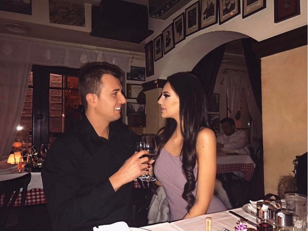 Buha verio Kaću na godišnjicu?