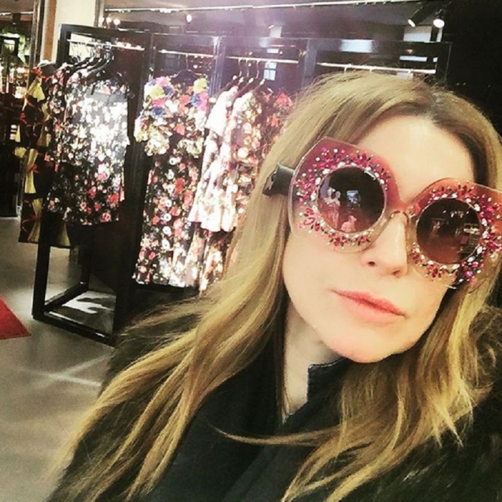 Sneki dala stotine evra za naočare