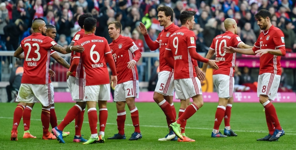 VIDEO~Bajernovih osam komada na jubileju Ančelotija