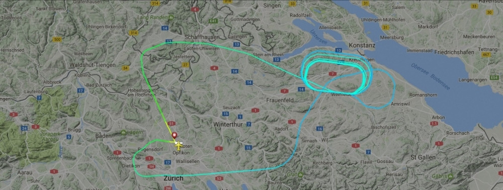 Avion prinudno sleteo zbog zapaljenog motora!