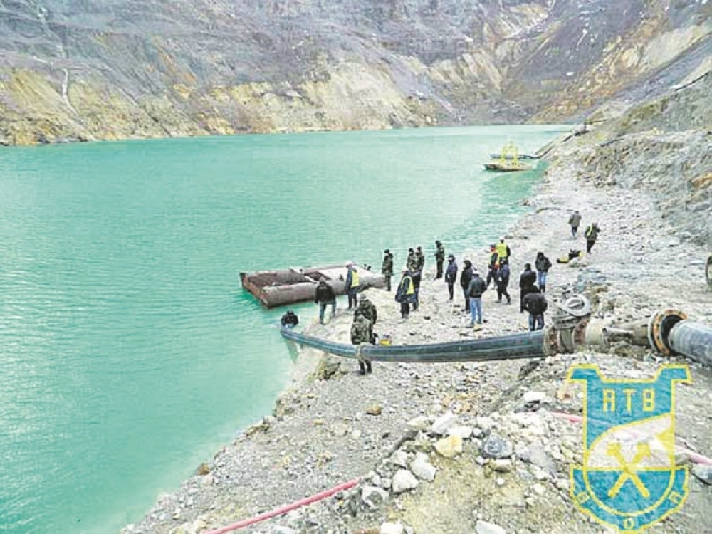 Ostao sam živ jer sam se uhvatio za elektrokablove!