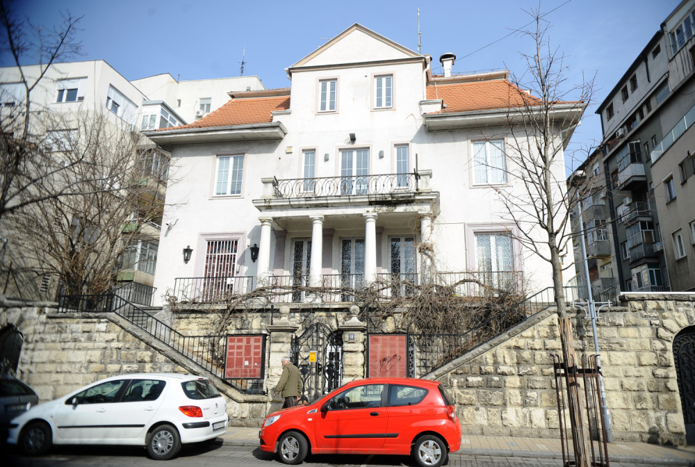 Sedište DS pretvoreno u straćaru!