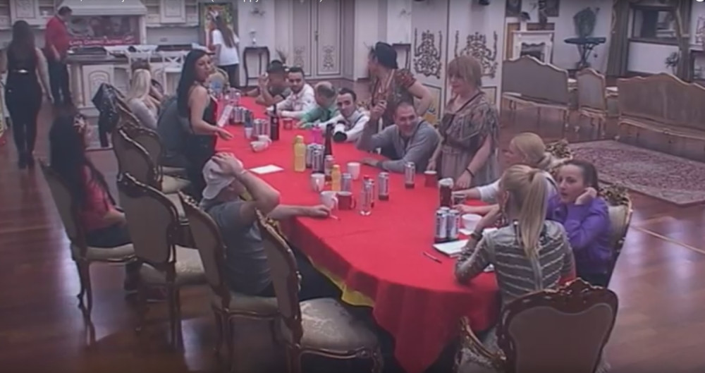 Umalo požar u "Parovima"! (VIDEO)