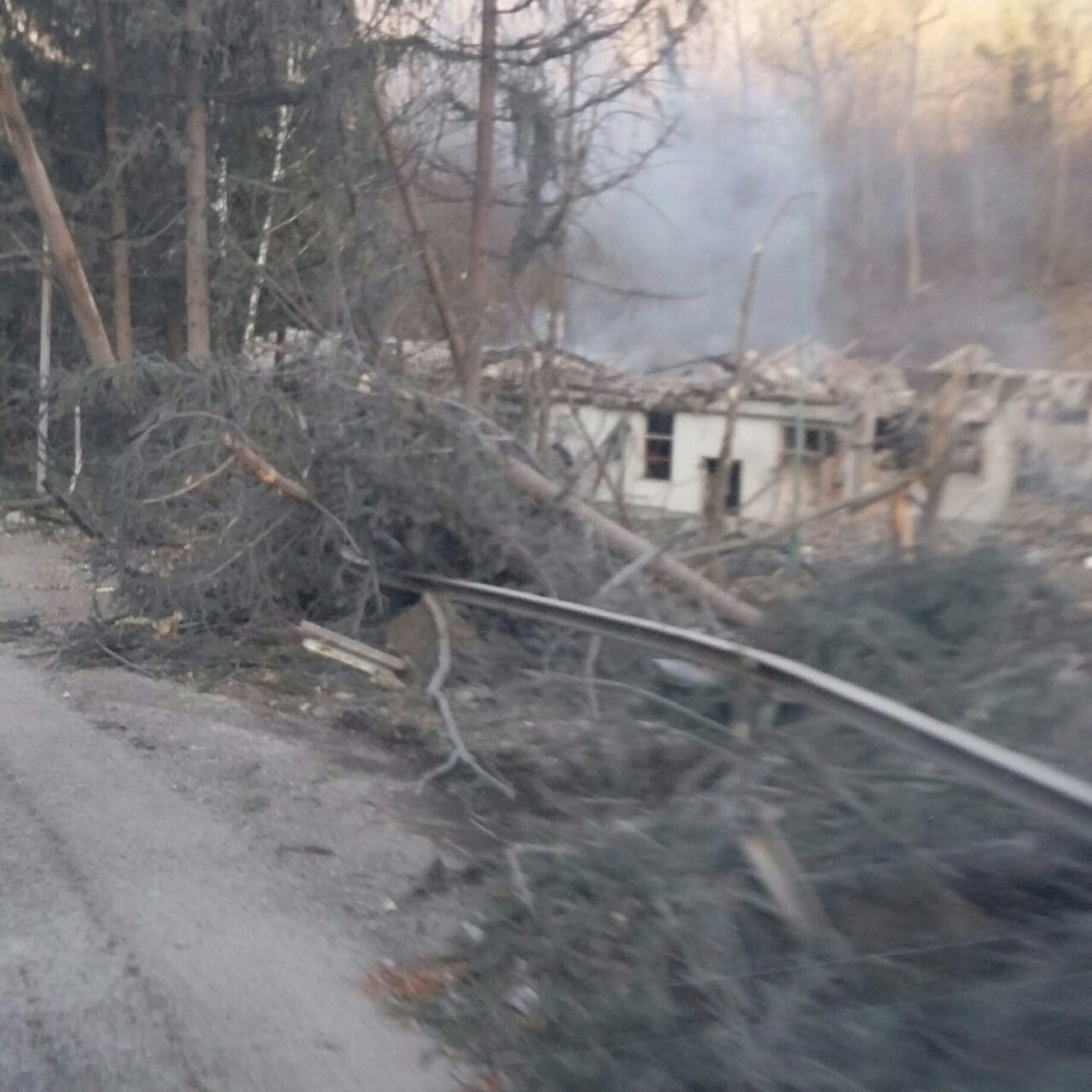 Evakuisano 74 radnika Medne, potraga za još trojicom!