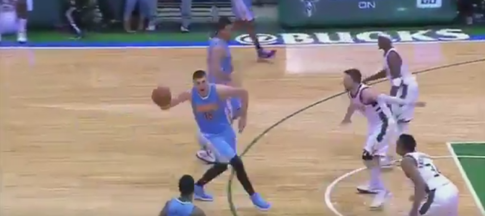 Jokić kroz noge NBA zvezdi! (VIDEO)