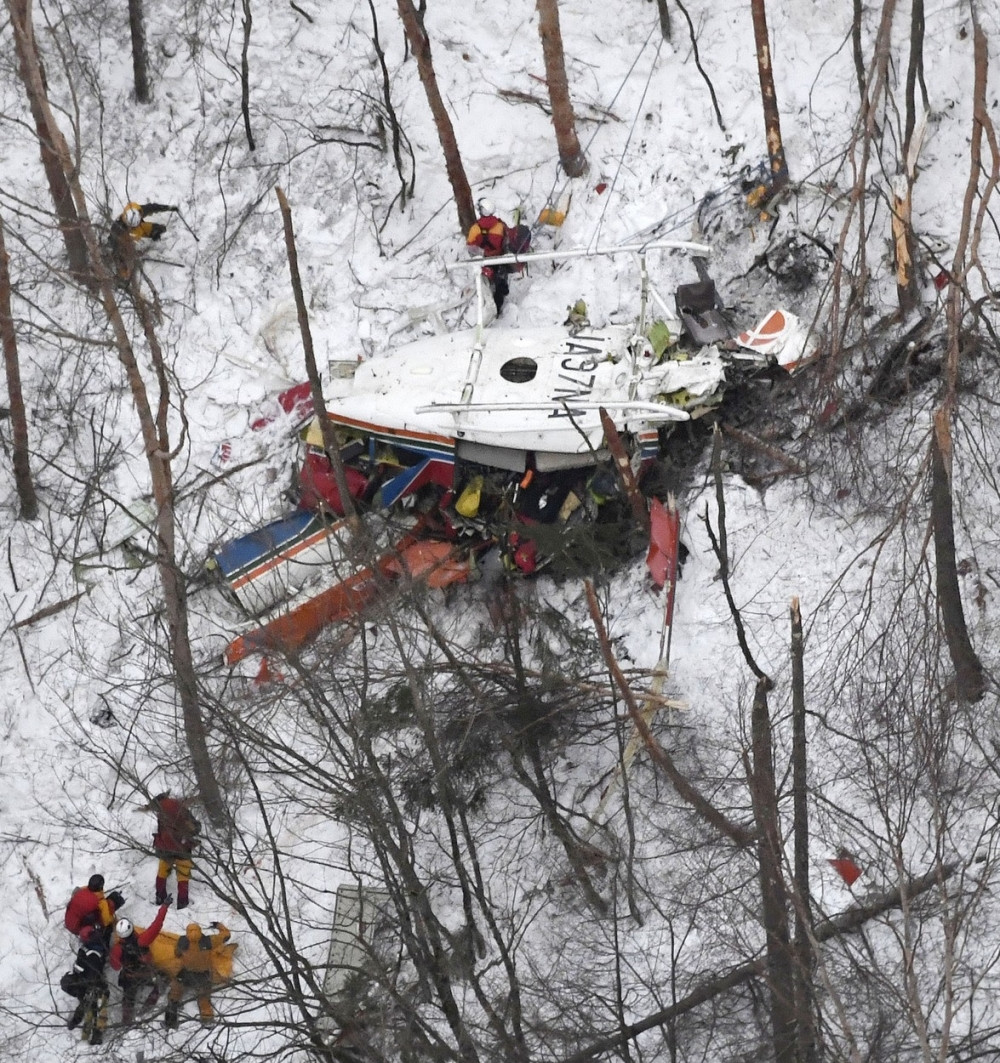 Srušio se helikopter sa devet ljudi (FOTO)