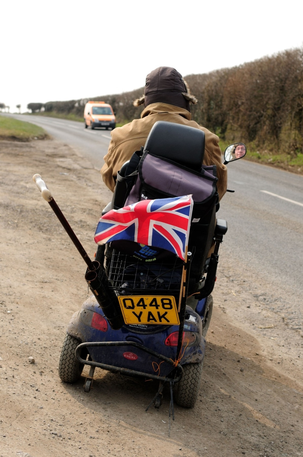 Deka se invalidskim kolicima provozao autoputem
