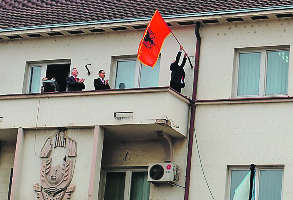 Zbog Nišanija zabranjena srpska zastava!