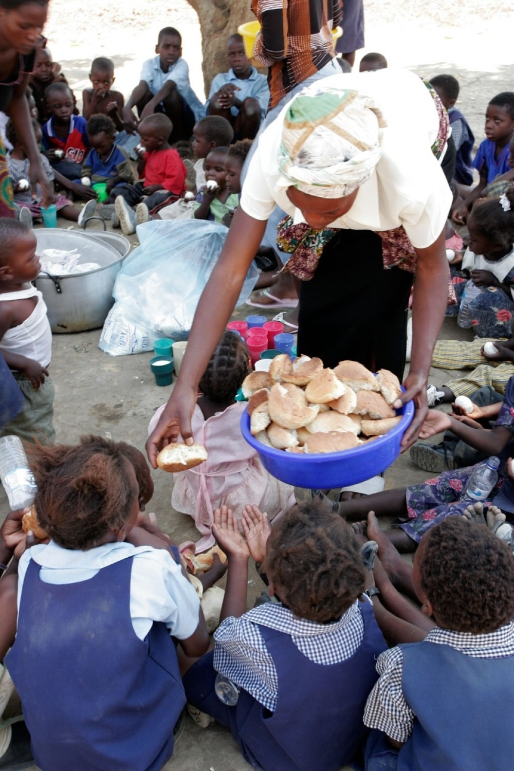 Osmoro poginulo tokom raspodele hrane