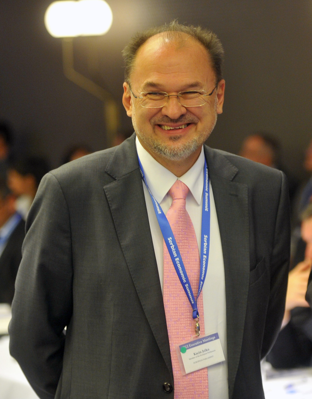 Kacin menja Davenporta!