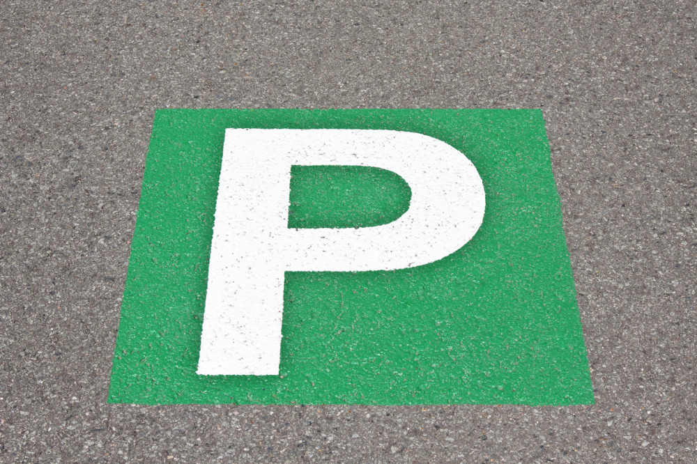 Parking mesto prodato za nenormalne pare!