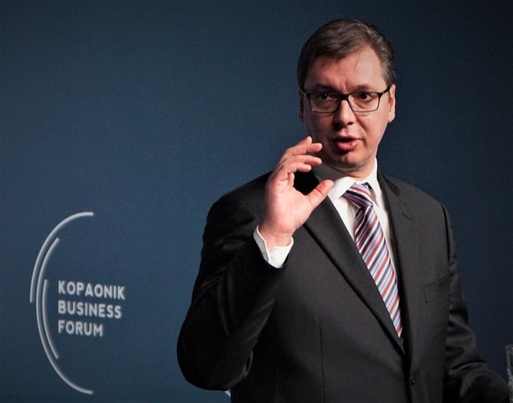 Vučić: Smanjićemo opterećenje na plate