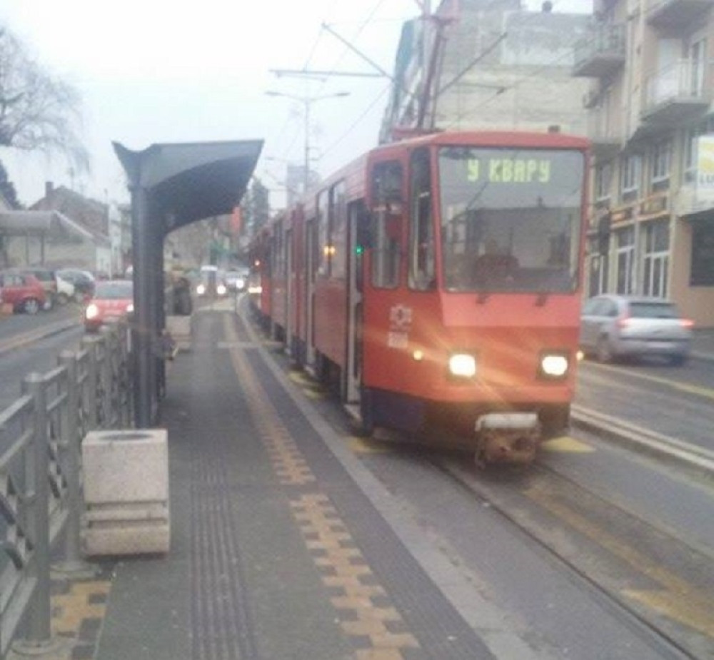 HULIGANI TERORIŠU VOJVODE STEPE Prvo su ih tukli, a onda je sevnuo nož!