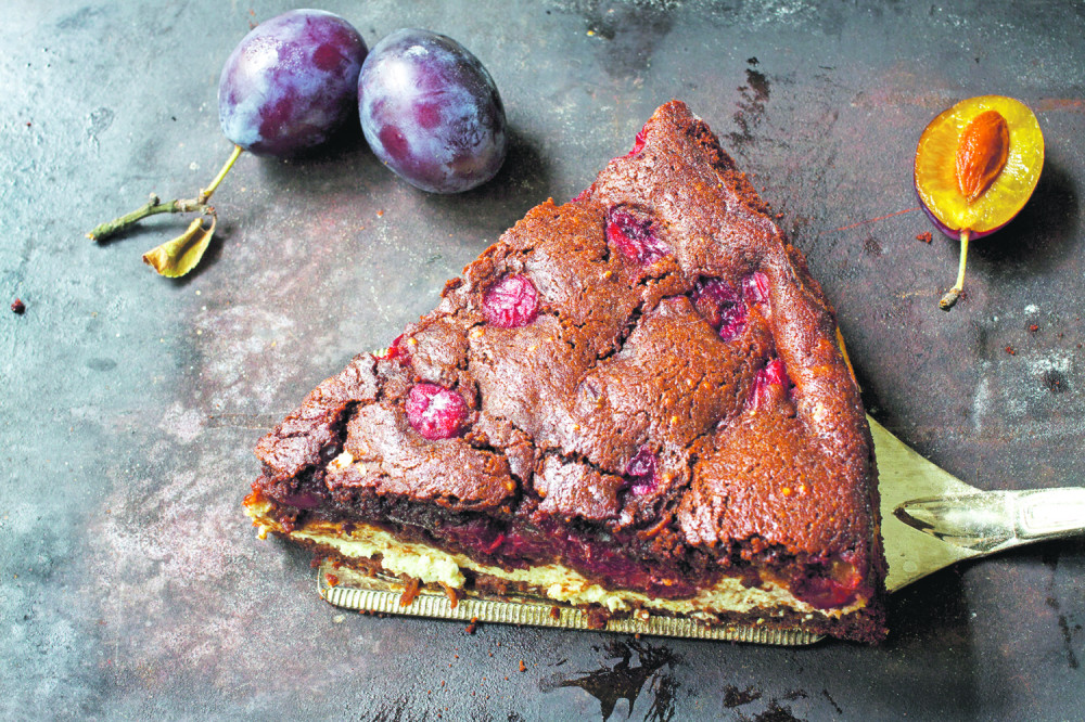 Kolač od šljiva i crne čokolade