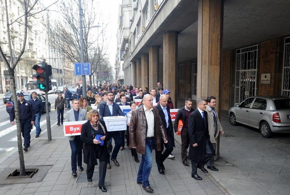 Jeremić predao 15.000 potpisa za kandidaturu!