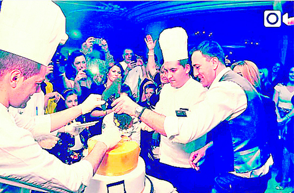 Fanovi iznenadili Sergeja tortom