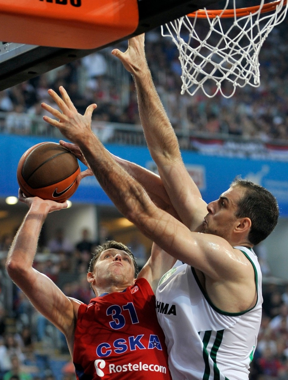 Vratio se Aleks Marić!