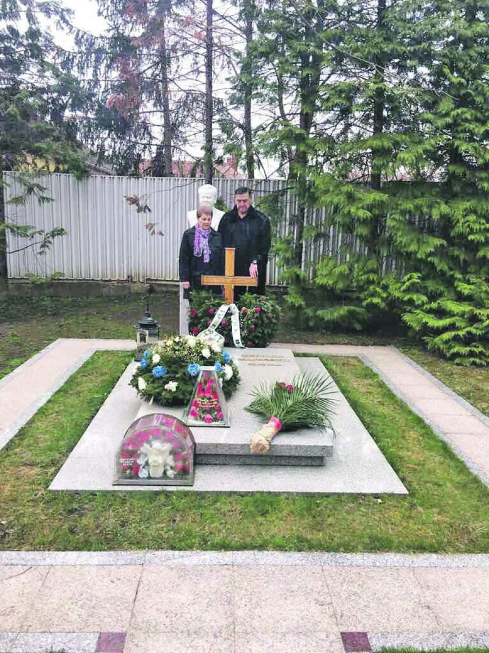 Mrkonjić: Slobi podići spomenik!