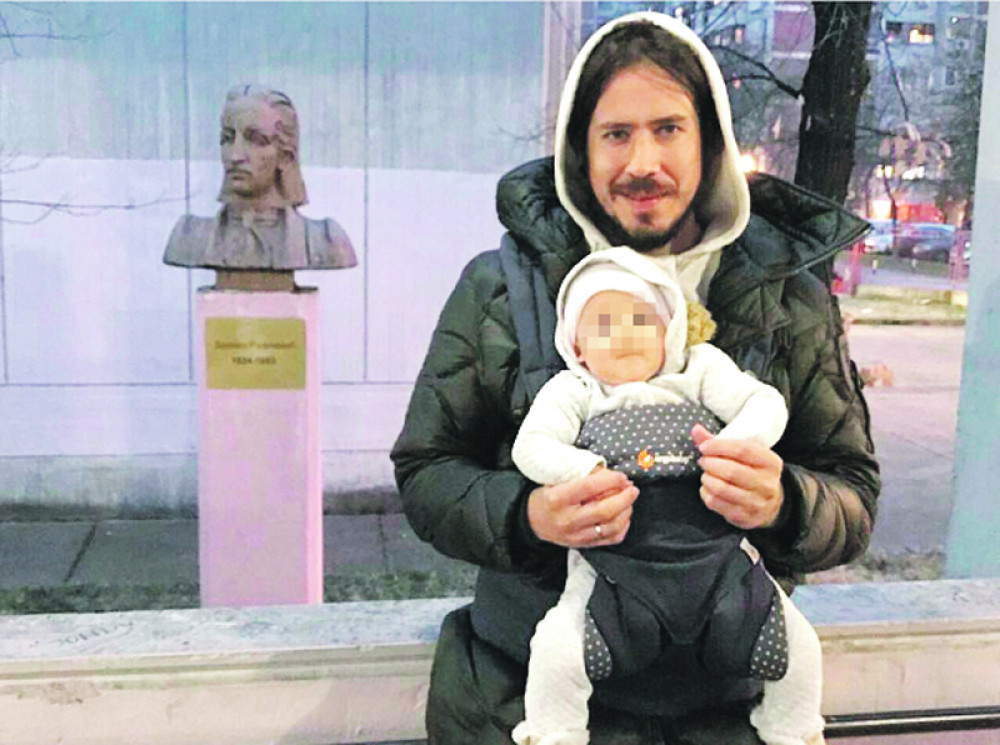 Nikola odveo bebu u školu!