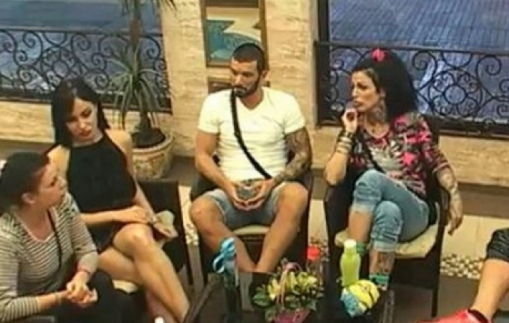 Zvezda "Parova" ima dva pornića!