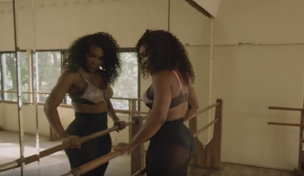 Amerika se JOŠ DRMA od ZANOSNOG MEŠANJA Serenine POZAMAŠNE GUZE u jednom šou programu! (VIDEO)