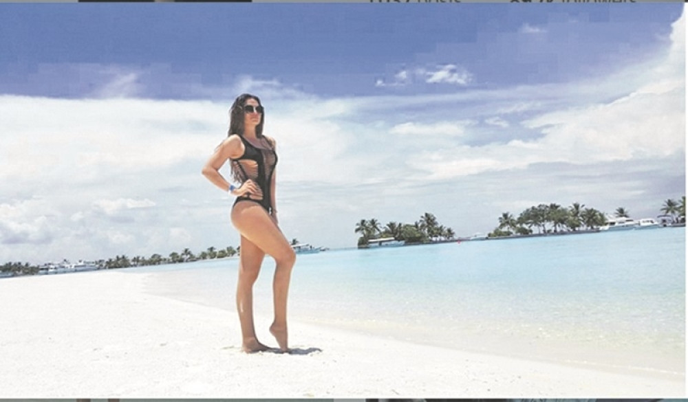 Kaća se brčka na Maldivima