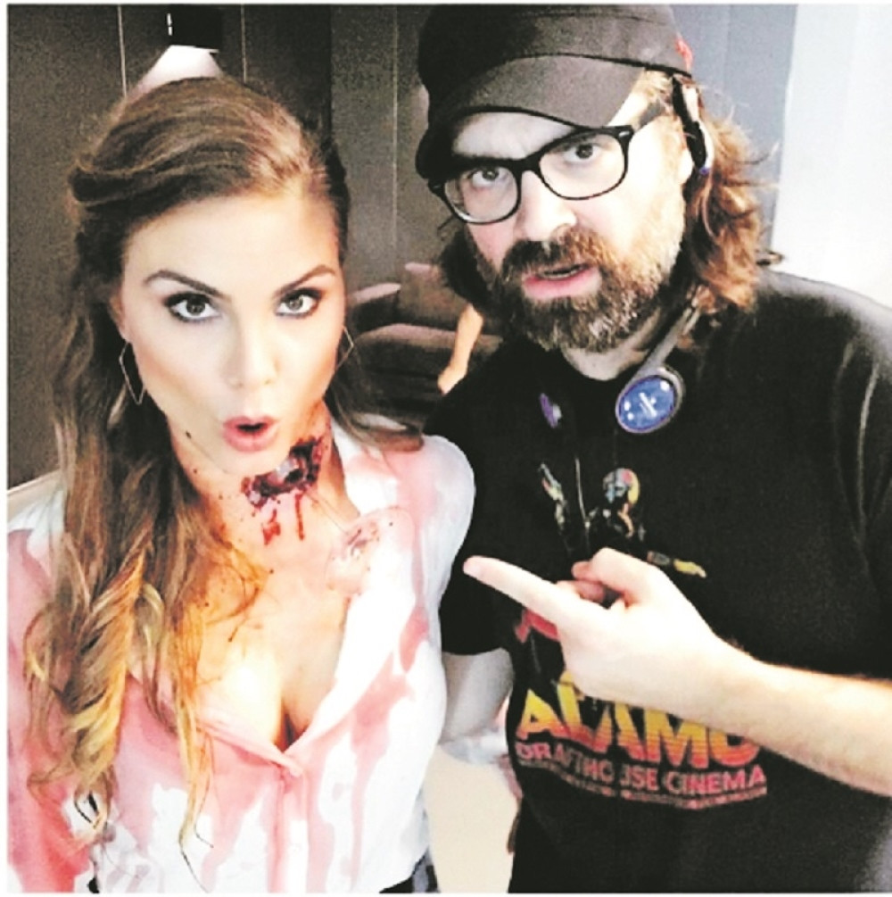 Nina Seničar prekrivena krvlju!