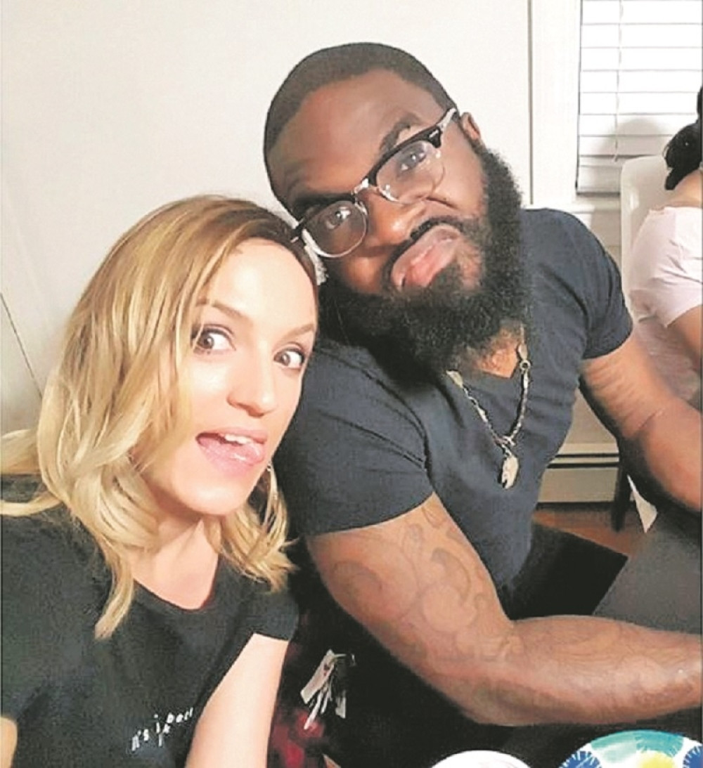 Puca mi ku*ac za kritike!