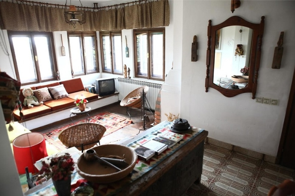 Poznata glumica uživa na selu (FOTO)