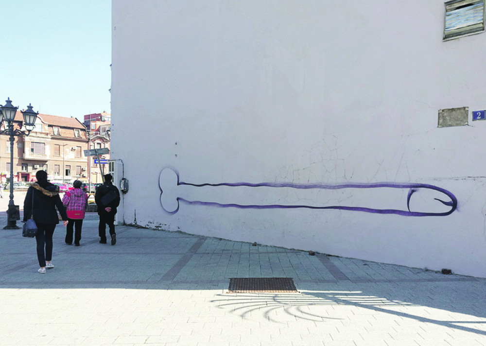 Umesto murala, osvanuo penis!