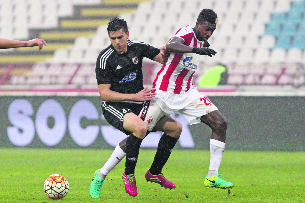 Šampioni beže od Laline zamke!