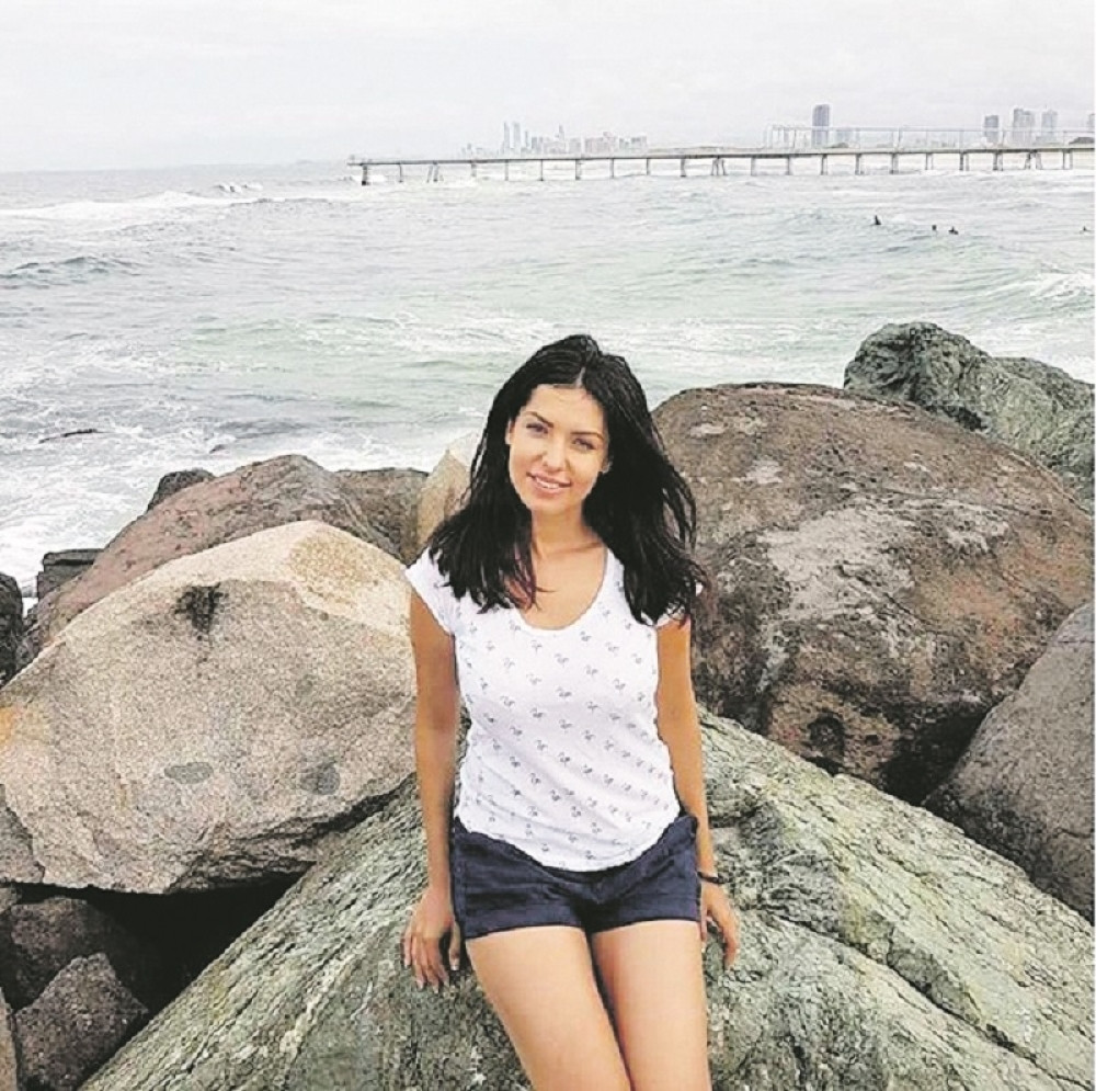 OVO JE ROĐENA SESTRA TANJE SAVIĆ Pokazala Bilju i izazvala lavinu komentara! (FOTO)