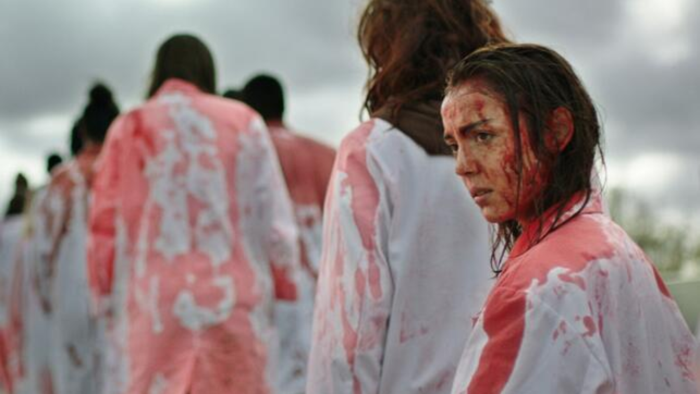 Ljudi padaju u nesvest u bioskopu, daju im kese za povraćanje! (VIDEO)