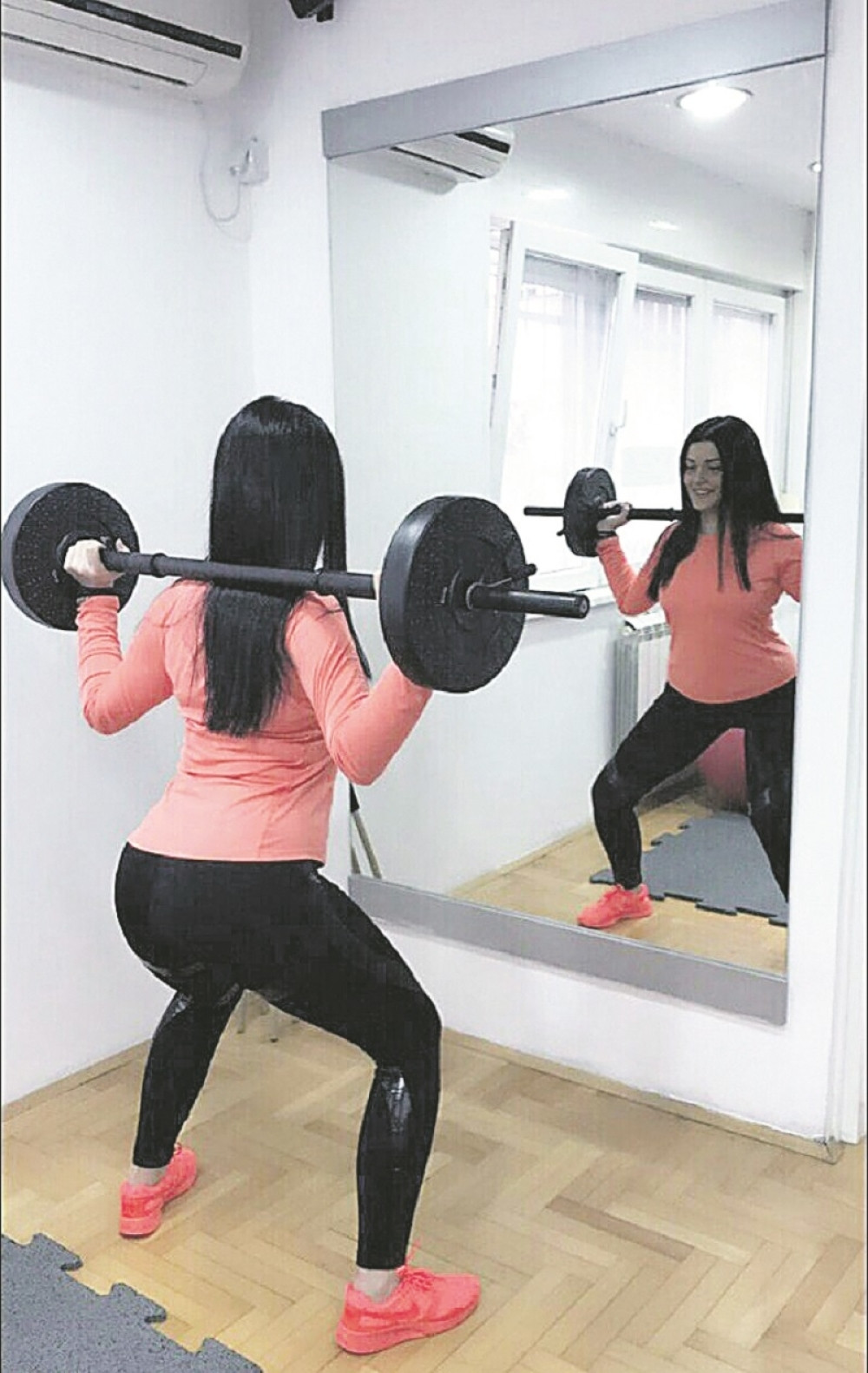 Maja oblikuje zmijsko telo