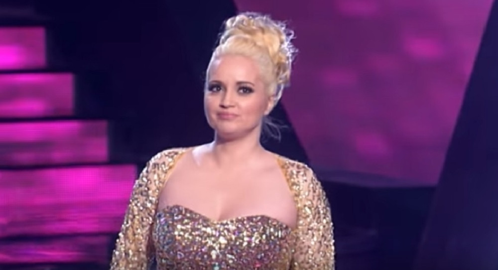 Maja pokazala gaćice (VIDEO)