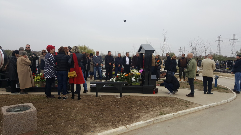 Jecaji i dalje odjekuju nad Marinkovim grobom (VIDEO)