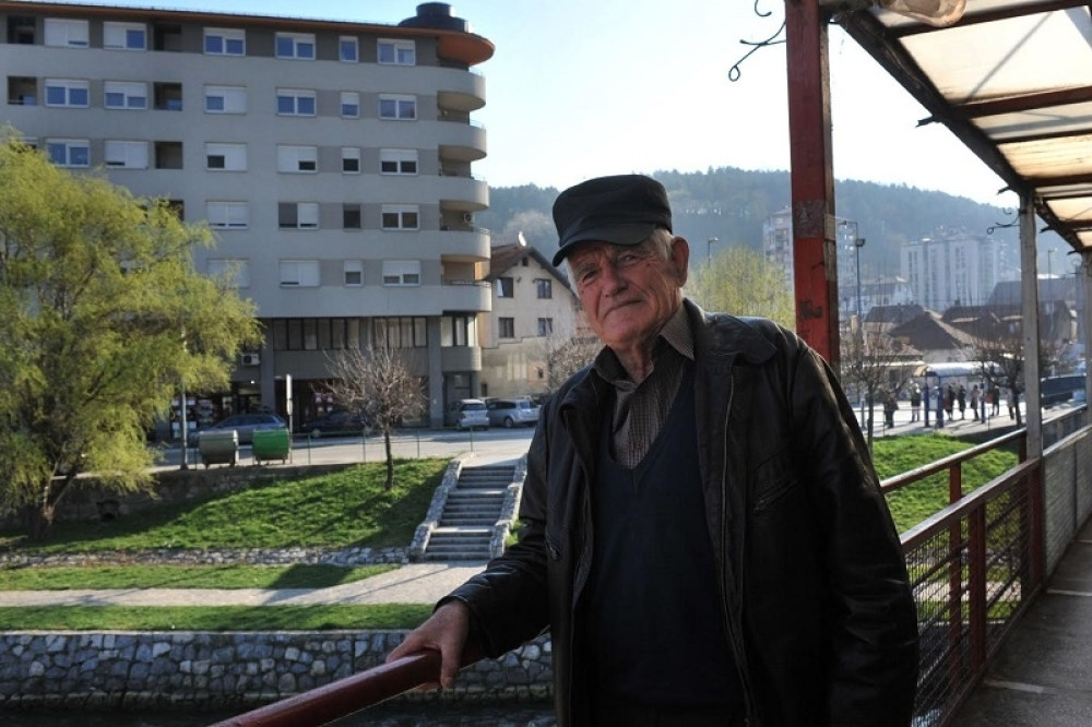 Pucao mu u glavu jer ga nije pustio s prasetom u autobus!