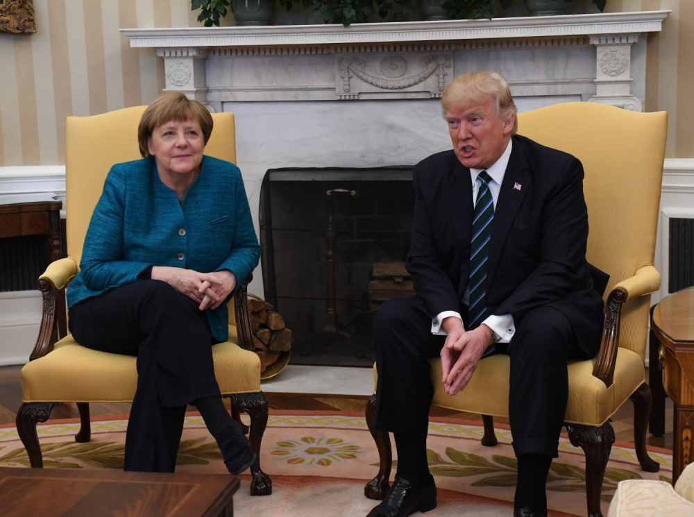 Tramp traži od Angele da plati 350 milijardi $